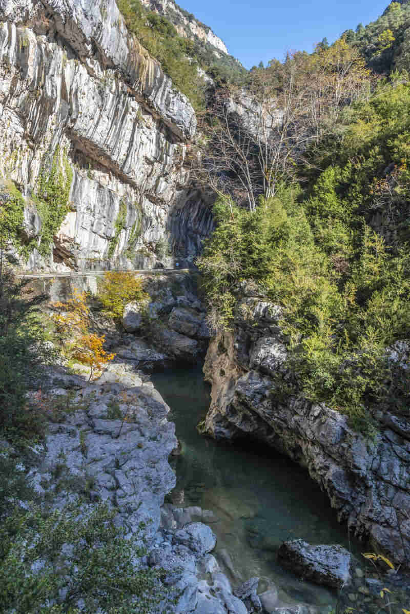 Huesca - parque nacional de Ordesa y Monte Perdido - valle de Añisclo 09 - cañon de Añisclo - desfiladero de las Cambras.jpg